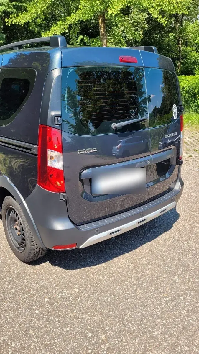 Gebraucht Dacia Dokker Stepway 102 PS (75 kW) 2018 Schwarz Van / Kleinbus