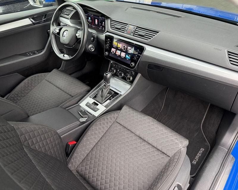 Gebraucht Skoda Superb Ambition 150 PS (110 kW) 2022 Blau Limousine