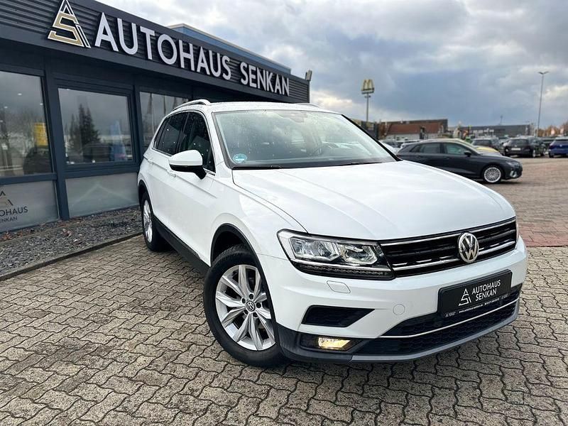 Weiß Gebraucht 2018 VW Tiguan Highline SUV | 20.990 € (Superpreis) - Bild 1/4
