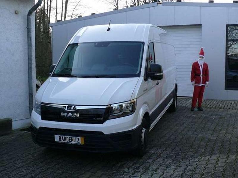 Weiß Gebraucht 2021 VW Crafter Van | 27.800 € (Fairer Preis) - Bild 1/4