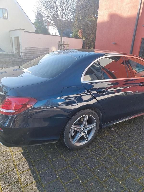 Gebraucht Mercedes E350 286 PS (210 kW) 2019 Blau Limousine