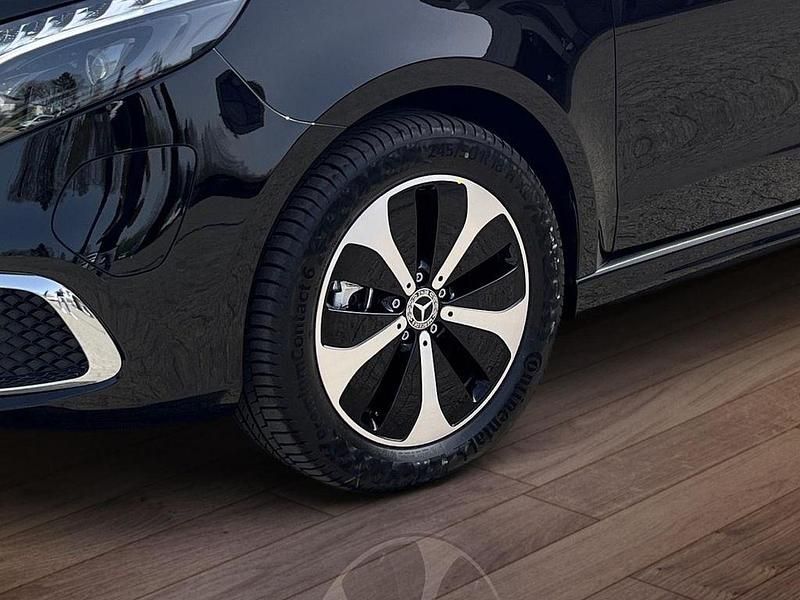 Gebraucht Mercedes EQV300 150 kW (204 PS) 2023 Obsidianschwarz Van / Kleinbus