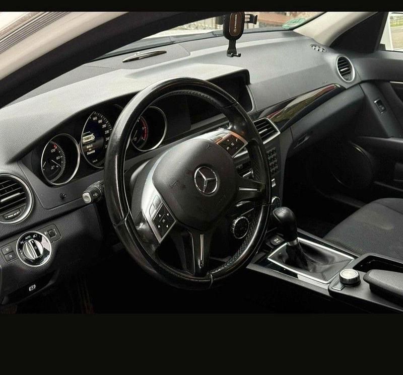 Gebraucht Mercedes C180 120 PS (88 kW) 2014 Weiß Kombi