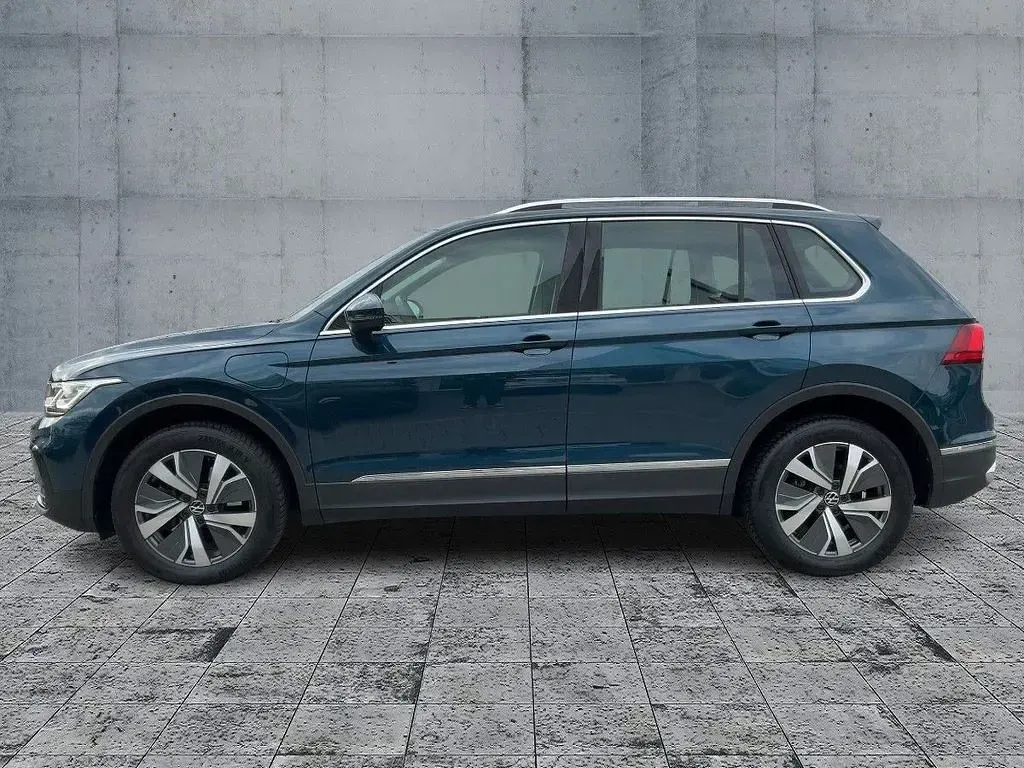 Gebraucht VW Tiguan Elegance 245 PS (180 kW) 2023 Blau SUV