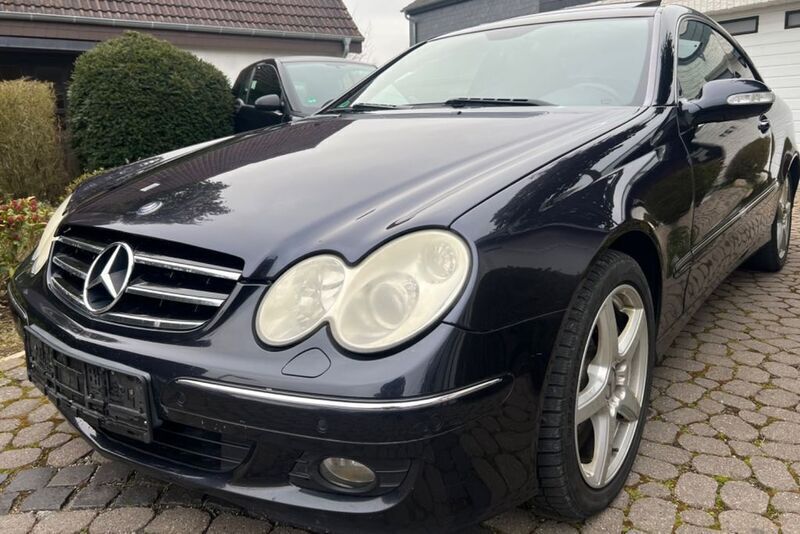 Schwarz Gebraucht 2009 Mercedes CLK220 Avantgarde Coupé | 5.999 € (Etwas zu teuer) - Bild 1/4