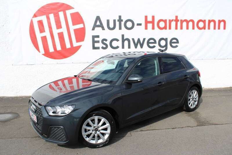 Grau Gebraucht 2023 Audi A1 Sportback Kleinwagen | 21.690 € (Fairer Preis) - Bild 1/4