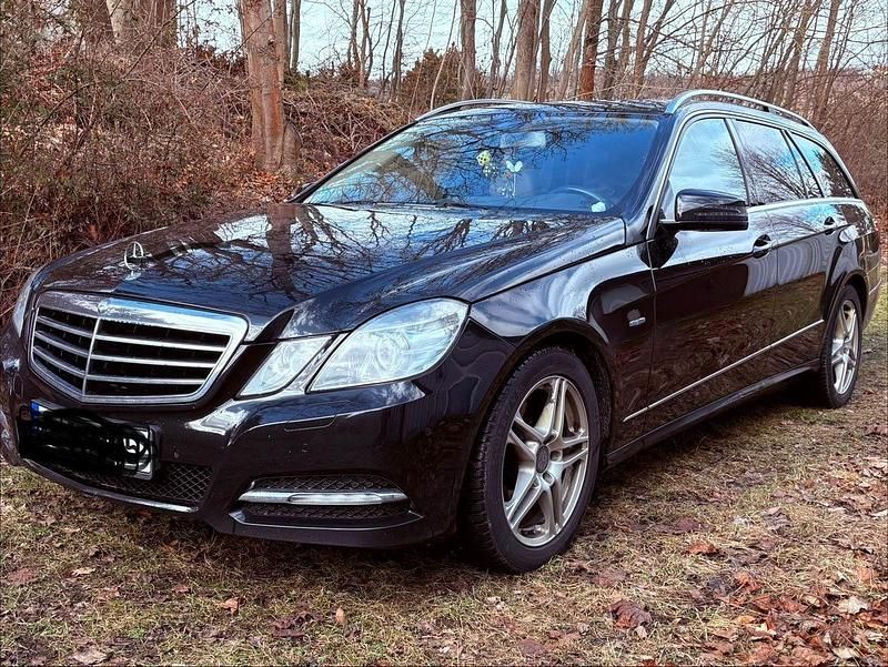 Gebraucht Mercedes E250 Avantgarde 204 PS (150 kW) 2012 Schwarz Kombi