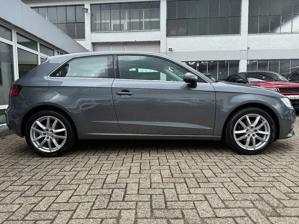 Gebraucht Audi A3 Attraction 122 PS (89 kW) 2013 Grau Limousine