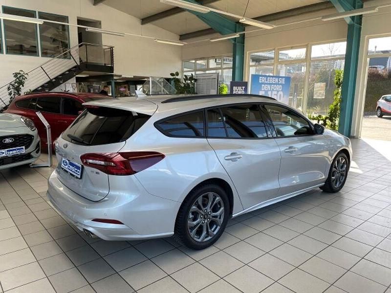 Gebraucht Ford Focus ST-Line 125 PS (91 kW) 2024 Silber Limousine