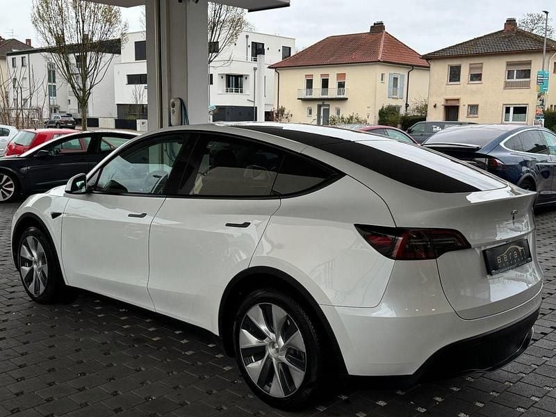 Second-hand Tesla Model Y 378 kW (514 CP) 2023 Alb SUV