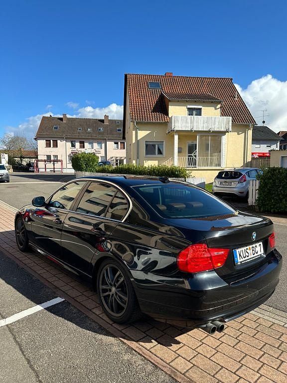 Gebraucht BMW 325 Performance 204 PS (150 kW) 2010 Schwarz Limousine