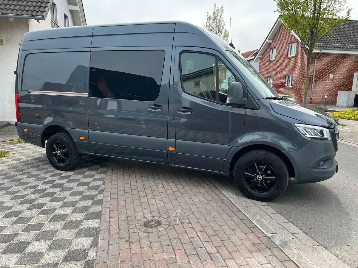 Używany Mercedes Sprinter 163 KM (119 kW) 2018 Szary Van
