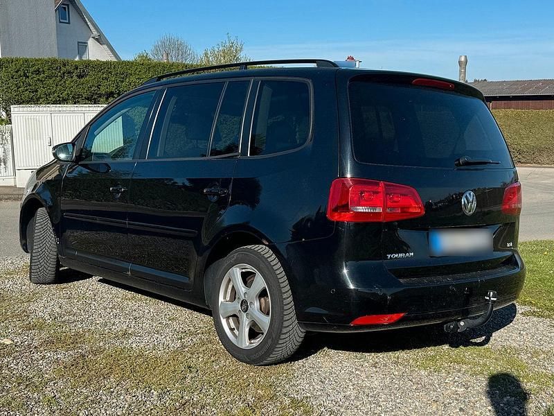 Gebraucht VW Touran 140 PS (102 kW) 2010 Schwarz Van / Kleinbus