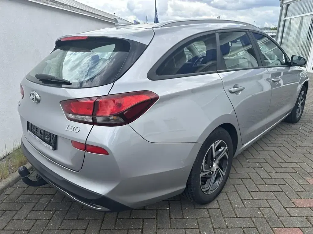 Gebraucht Hyundai i30 110 PS (80 kW) 2022 Silber (metallic) Kombi