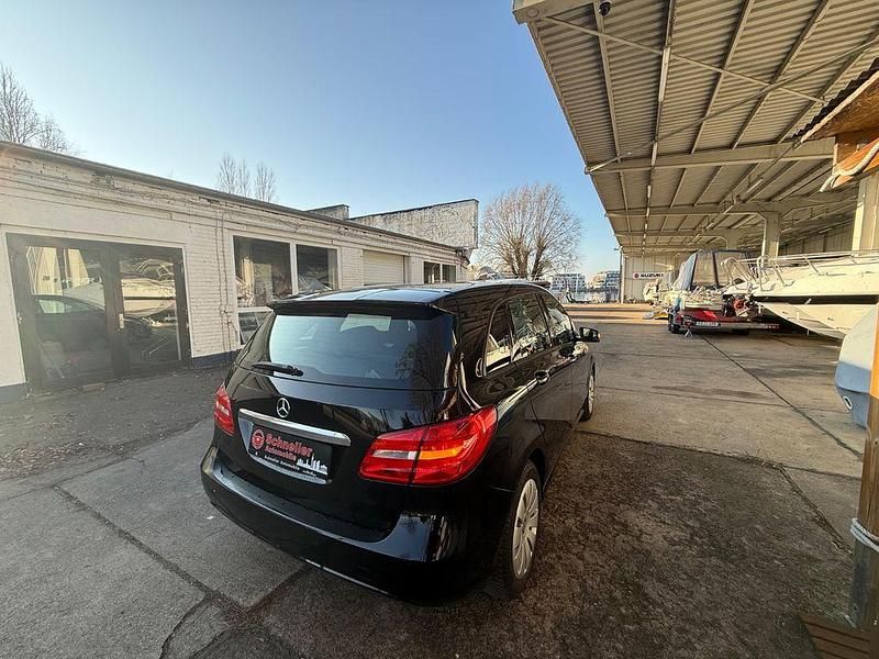 Gebraucht Mercedes B200 156 PS (114 kW) 2013 Schwarz Van / Kleinbus