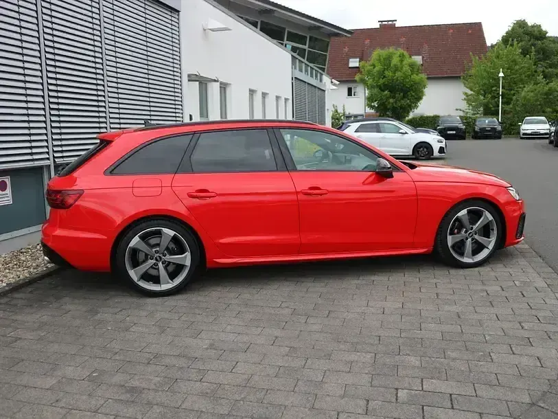 Gebraucht Audi S4 Sport 341 PS (250 kW) 2023 Misanorot perleffekt Kombi