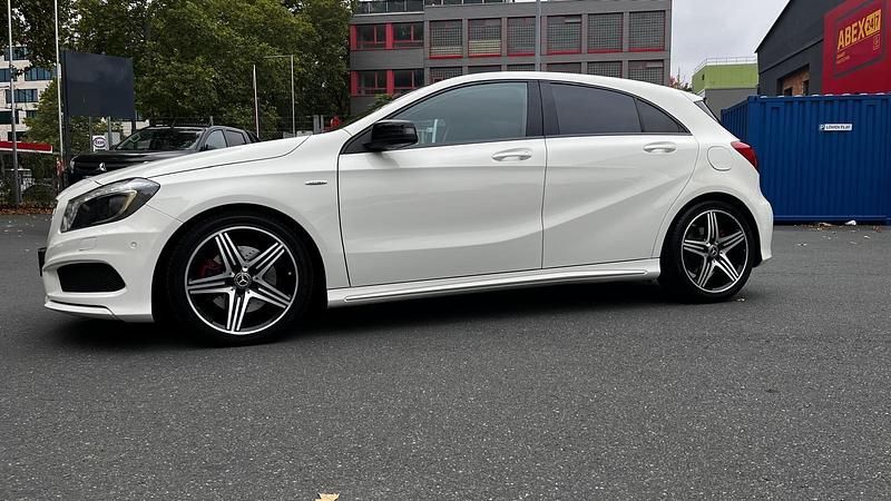 Weiß Gebraucht 2014 Mercedes A250 Kleinwagen | 17.500 € (Fairer Preis) - Bild 1/4