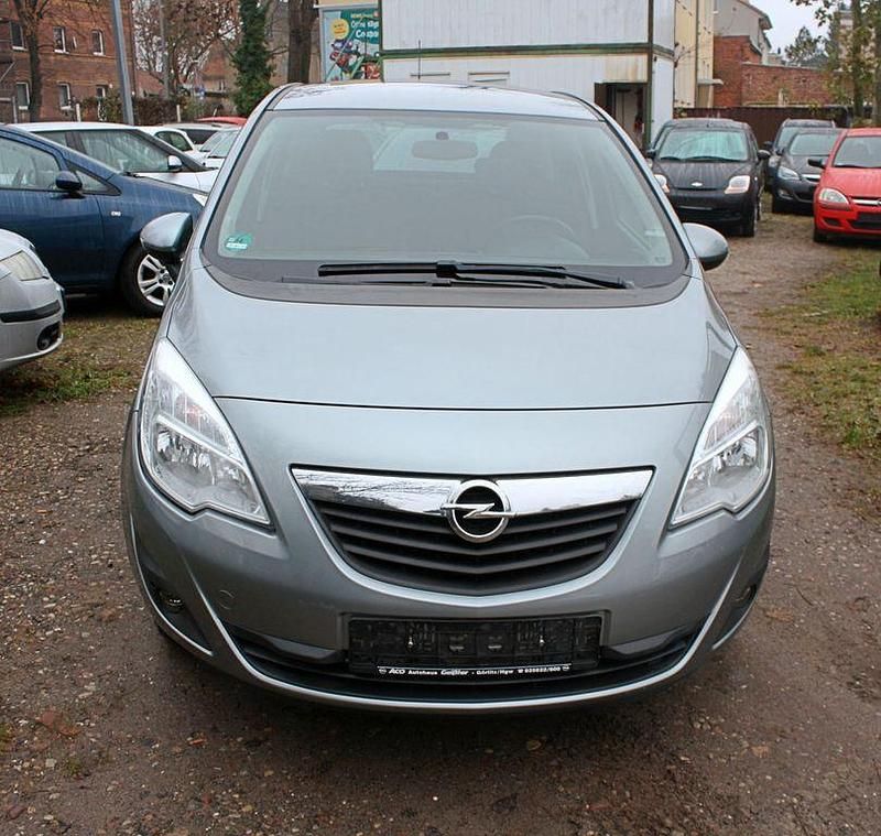 Gebraucht Opel Meriva Design Edition 120 PS (88 kW) 2012 Silber Van / Kleinbus