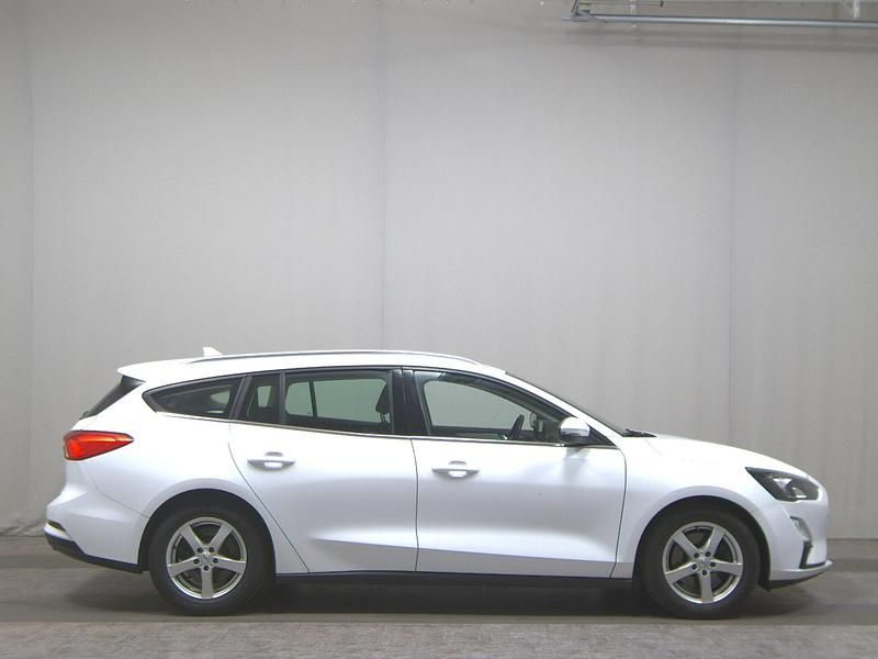 Weiss Gebraucht 2020 Ford Focus Cool & Connect Kombi | 7.980 € (Guter Preis) - Bild 1/4