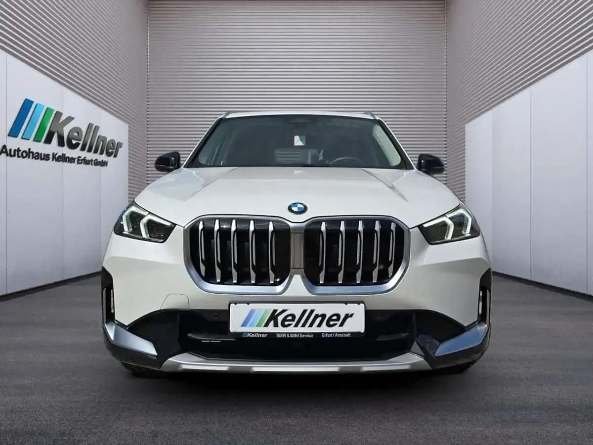 Gebraucht BMW X1 xLine 211 PS (155 kW) 2024 Mineralweiß met. SUV