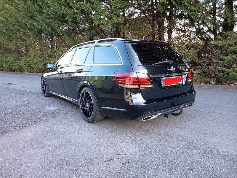 Gebraucht Mercedes E250 Avantgarde 204 PS (150 kW) 2016 Schwarz Kombi