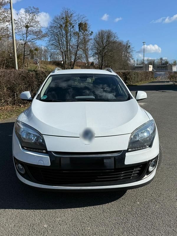 Gebraucht Renault Mégane GrandTour 101 PS (74 kW) 2013 Weiß Kombi