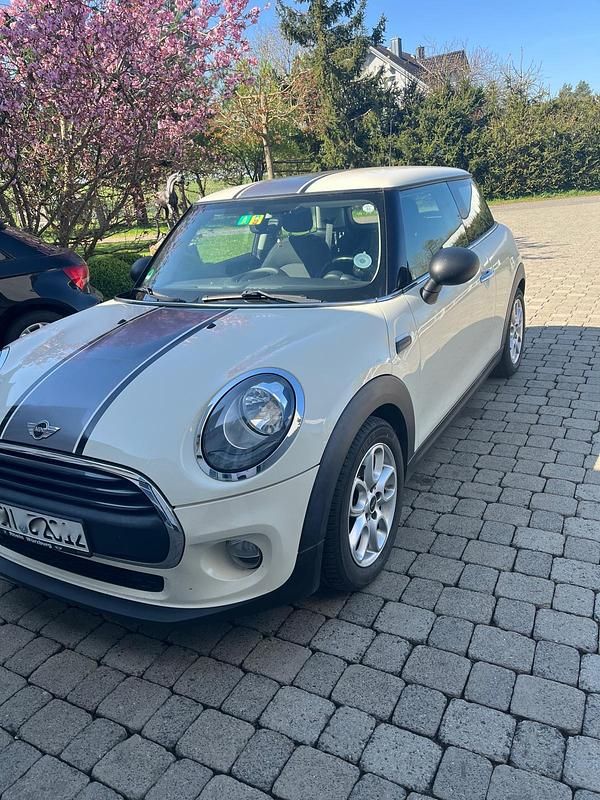 Beige Gebraucht 2016 Mini ONE Kleinwagen | 7.500 € - Bild 1/4