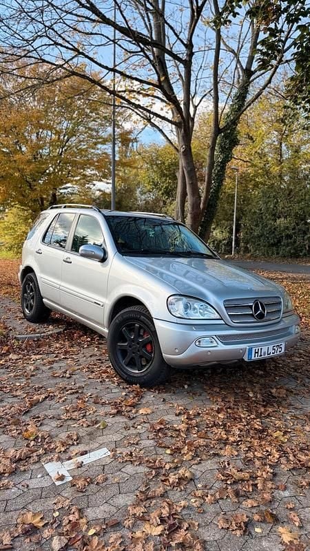 Silber Gebraucht 2005 Mercedes ML400 SUV | 6.099 € - Bild 1/4