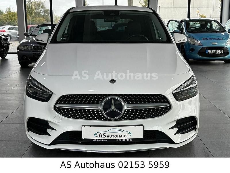 Gebraucht Mercedes B200 AMG line 150 PS (110 kW) 2021 Weiß Van / Kleinbus