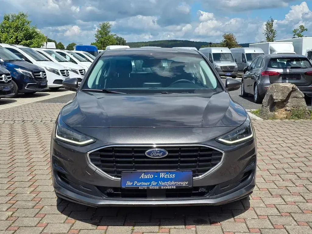 Używany Ford Focus 120 KM (88 kW) 2022 Szary Sedan/Limuzyna