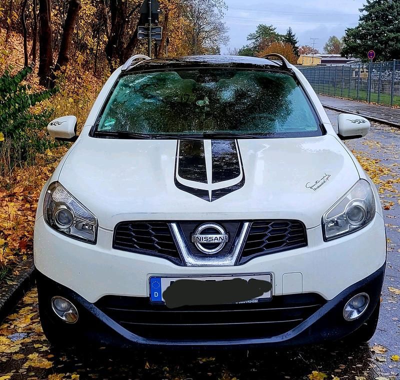 Weiß Gebraucht 2011 Nissan Qashqai SUV | 6.999 € (Fairer Preis) - Bild 1/4