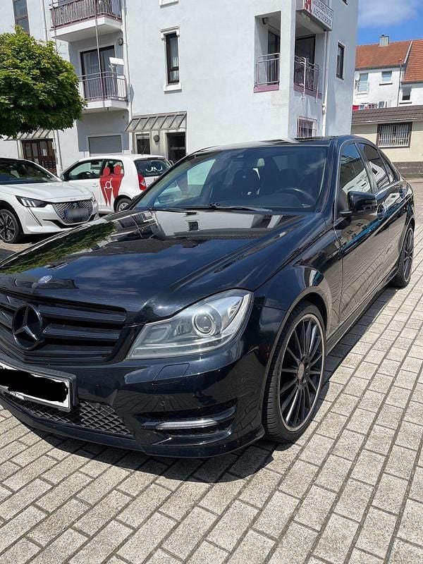 Gebraucht Mercedes C200 136 PS (100 kW) 2011 Schwarz Limousine