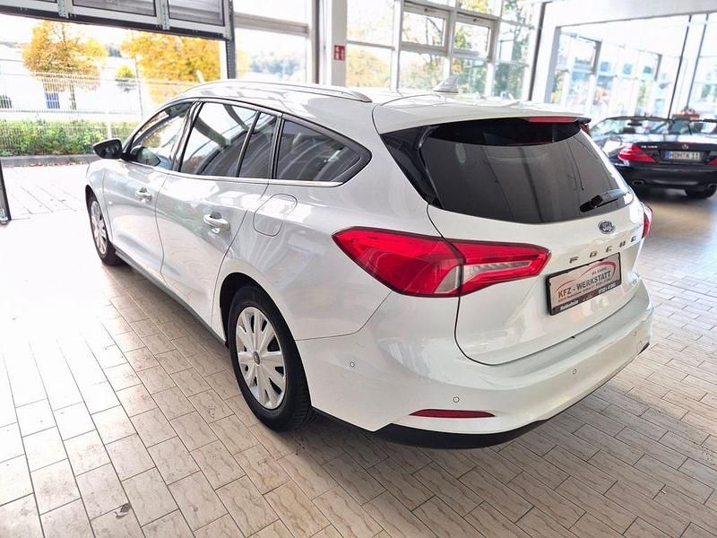 Gebraucht Ford Focus Cool & Connect 120 PS (88 kW) 2019 Weiß Limousine