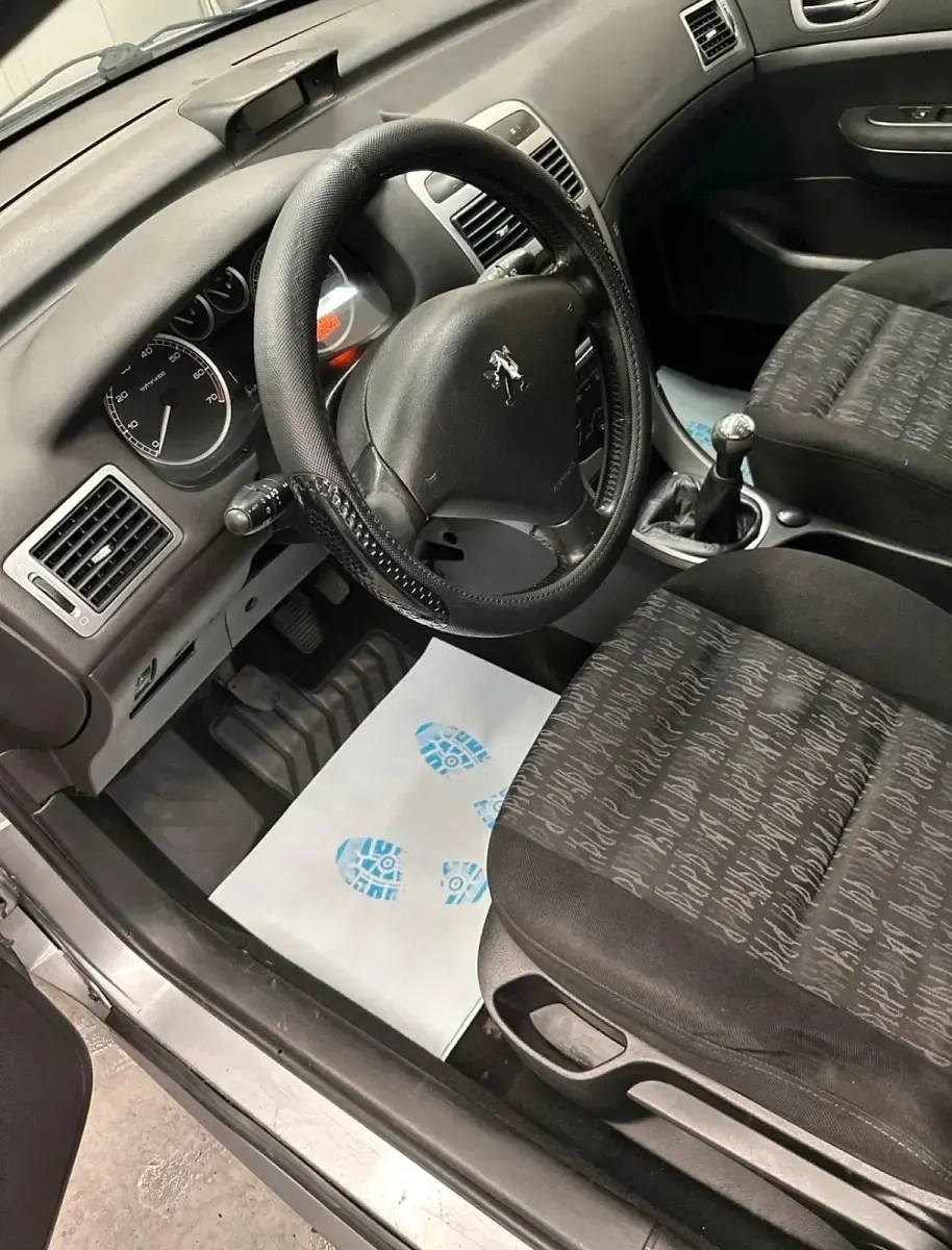 Gebraucht Peugeot 307 95 PS (69 kW) 2004 Grau Limousine