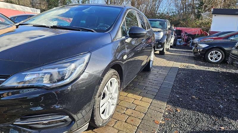 Gebraucht Opel Astra 131 PS (96 kW) 2020 Schwarz Kombi