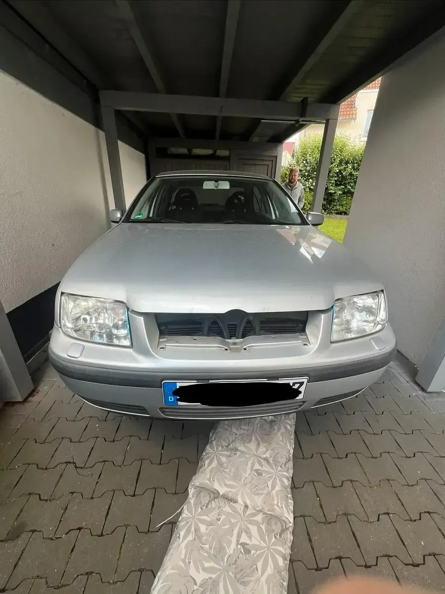 Gebraucht VW Bora 105 PS (77 kW) 2001 Silber Limousine