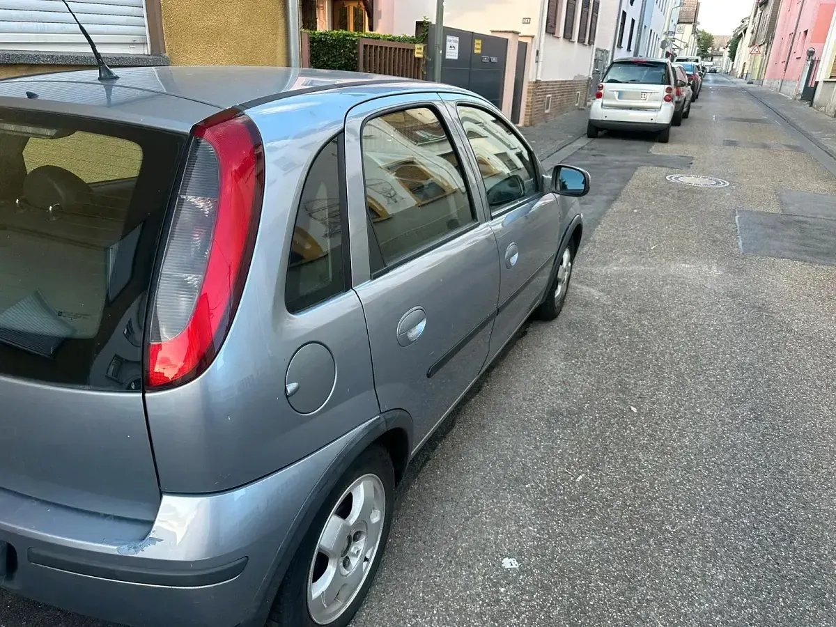 Gebraucht Opel Corsa 75 PS (55 kW) 2004 Grau Kleinwagen
