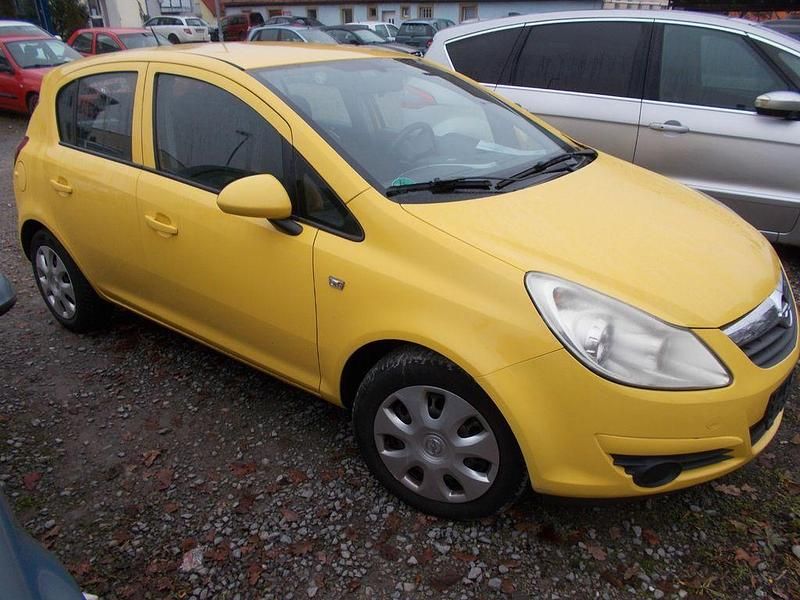 Gebraucht Opel Corsa Edition 60 PS (44 kW) 2008 Gelb Kleinwagen