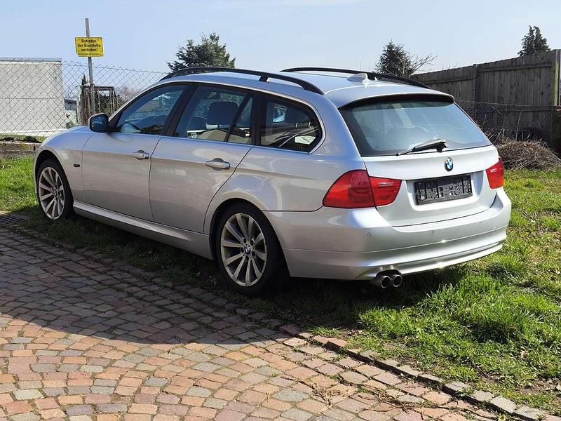 Gebraucht BMW 325 197 PS (144 kW) 2009 Grau Kombi