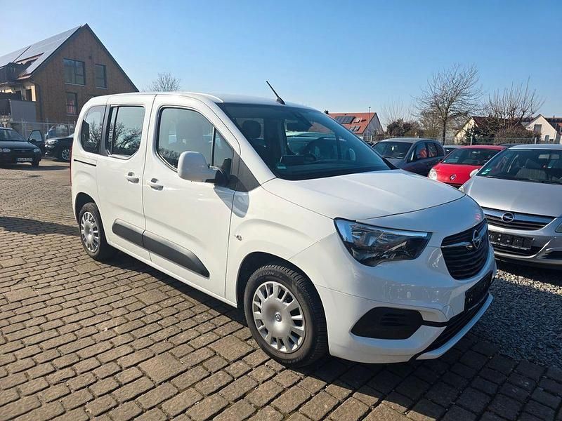 Second-hand Opel Combo 102 CP (75 kW) 2019 Alb Monovolum