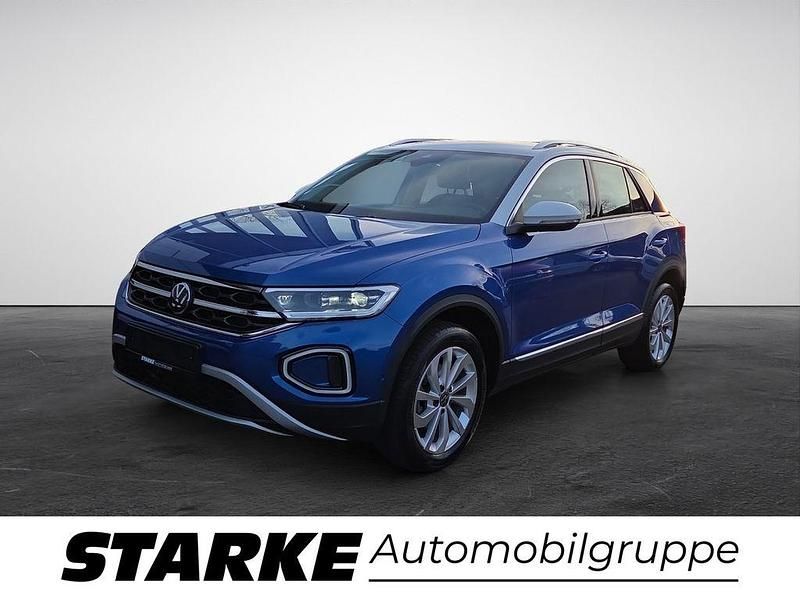 Gebraucht VW T-Roc Style 150 PS (110 kW) 2025 Blau (ravennablau metallic) SUV