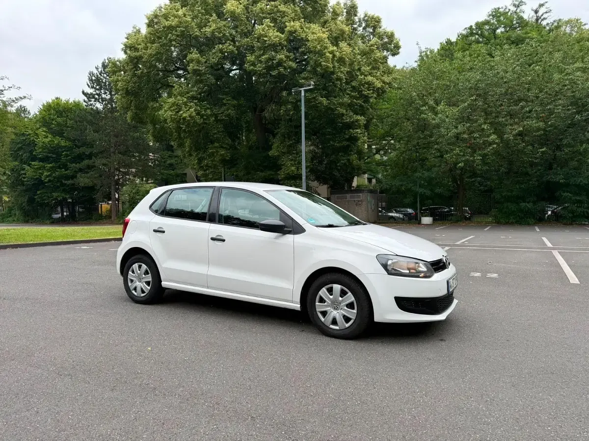 Gebraucht VW Polo Trendline 69 PS (50 kW) 2013 Weiß Kleinwagen