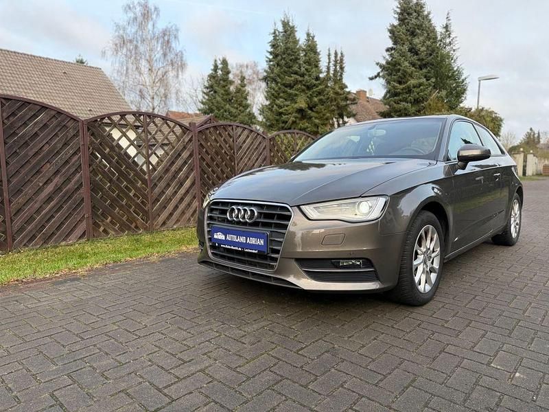 Gebraucht Audi A3 Attraction 122 PS (89 kW) 2013 Grau Kleinwagen