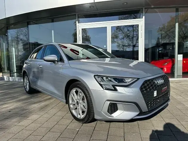 Gebraucht Audi A3 Ambiente 116 PS (85 kW) 2023 Florettsilber metallic Limousine