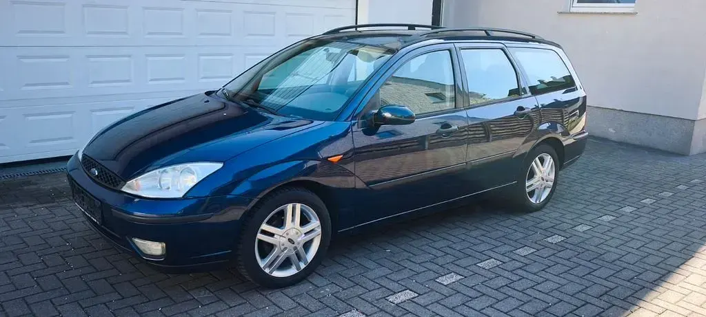 Usata Ford Focus 101 CV (74 kW) 2002 Blu Berlina