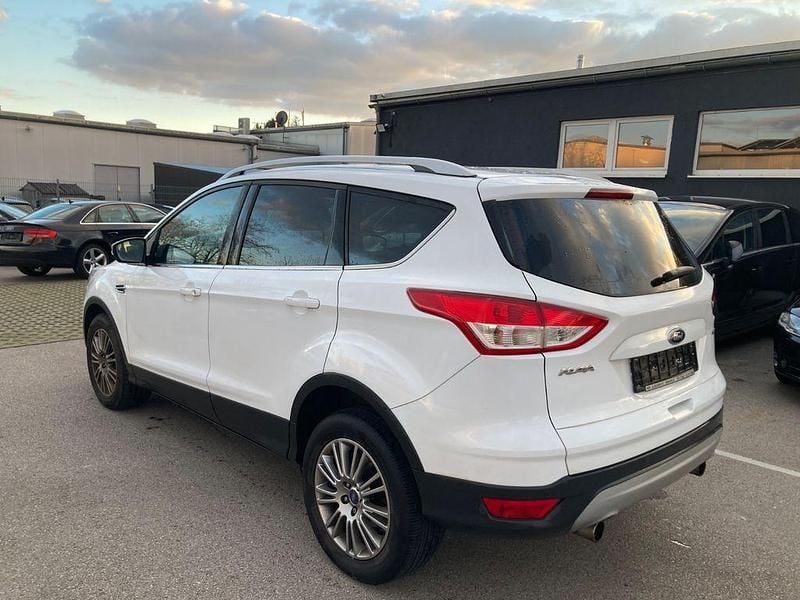 Gebraucht Ford Kuga Trend 150 PS (110 kW) 2013 Weiß SUV