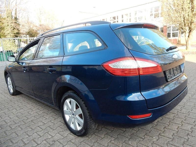 Gebraucht Ford Mondeo Trend 116 PS (85 kW) 2010 Blau Kombi