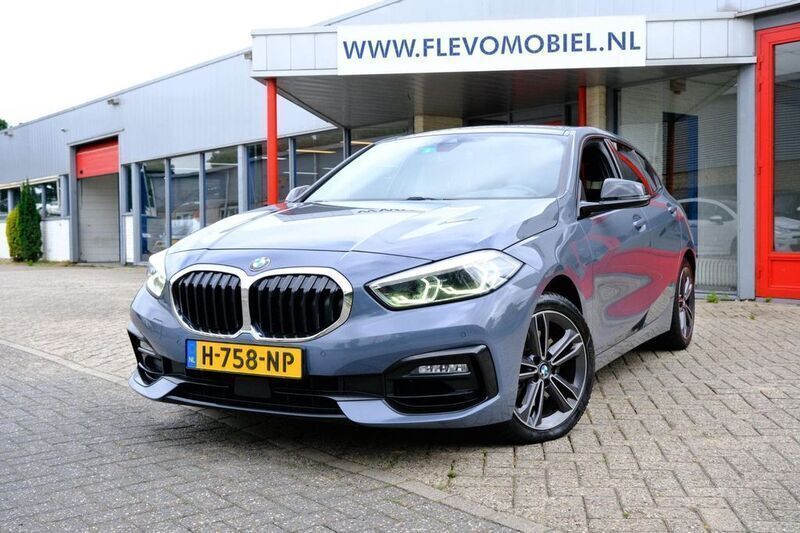 Grau Gebraucht 2020 BMW 118 Executive Kleinwagen | 18.650 € (Fairer Preis) - Bild 1/4