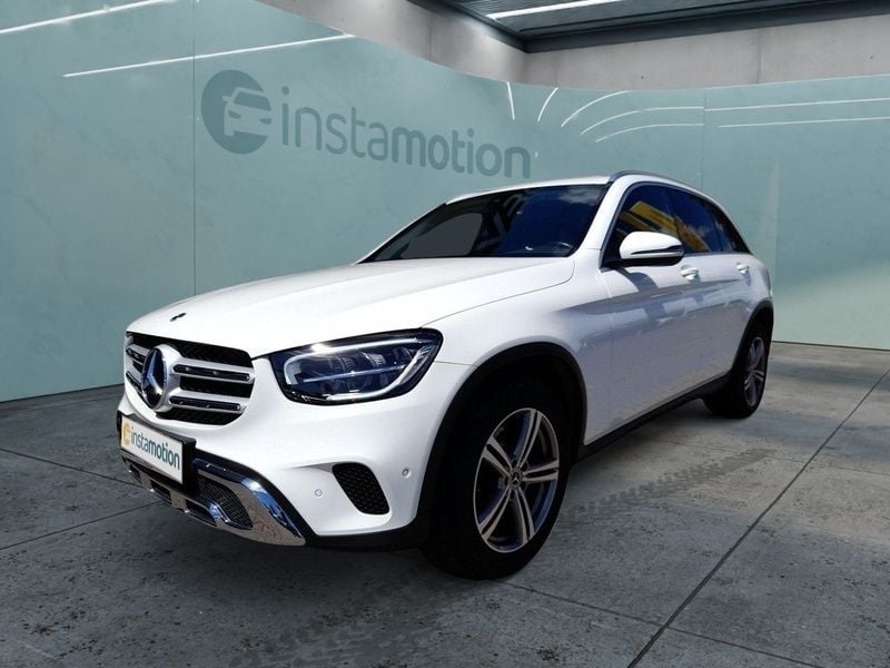 Weiß Gebraucht 2021 Mercedes GLC200 Business SUV | 37.765 € (Etwas zu teuer) - Bild 1/4