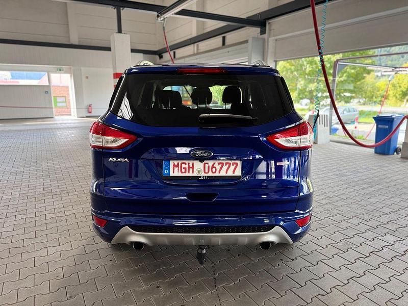Gebraucht Ford Kuga Individual 150 PS (110 kW) 2016 Blau SUV